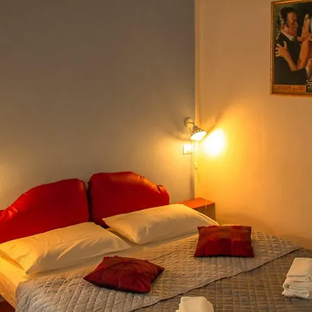 فندق مبيت وإفطار Il Villino لوكا